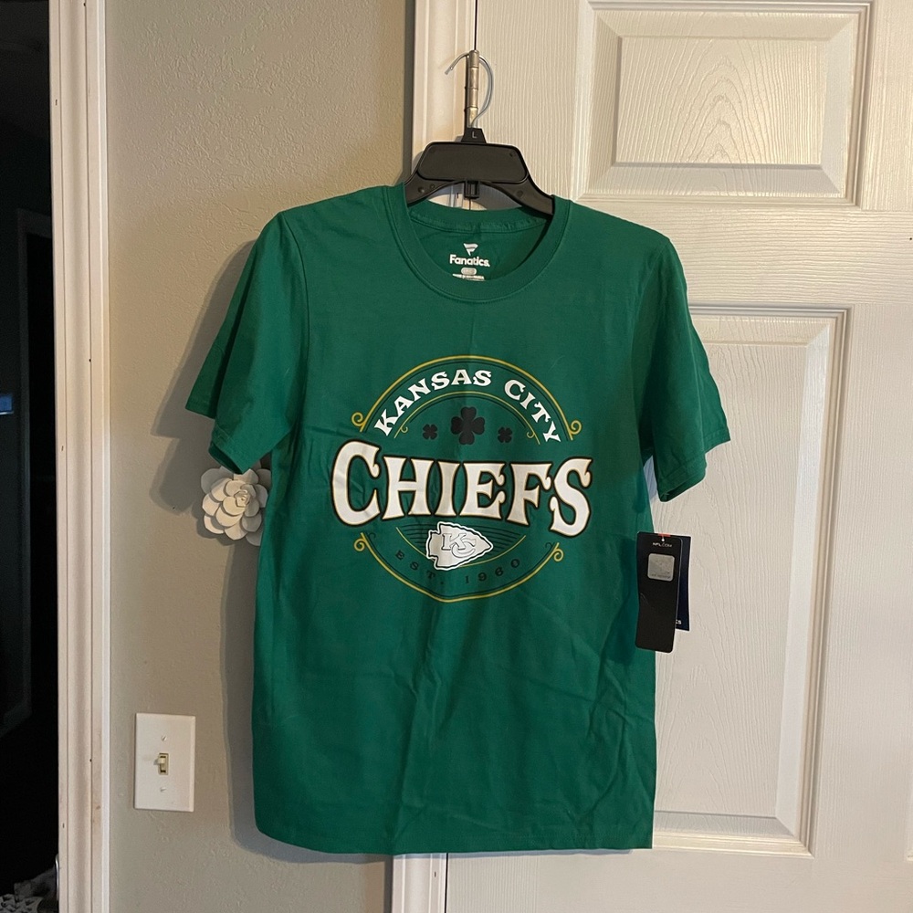 Fanatics Kansas City Chiefs Green St Pat’s T-Shirt (Unisex)